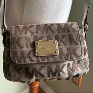 Michael Kors MK Jet Set Signature Canvas Small Flap Crossbody. Ivory strap Y2K
